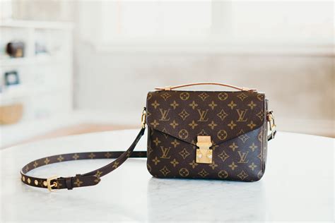 louis vuitton pochette metis review|louis vuitton petit metis.